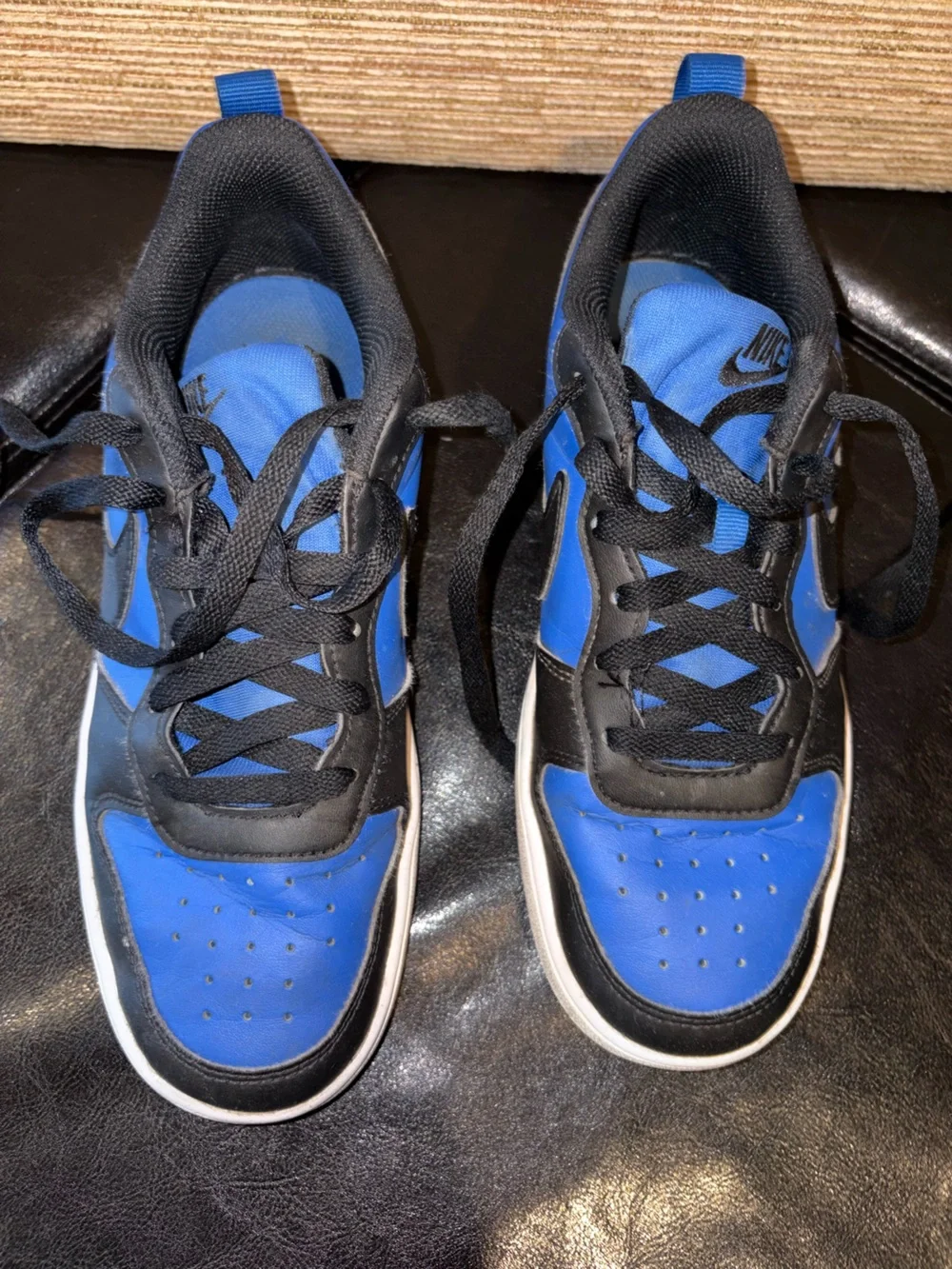 Nike Low-Top Sneakers in Royal Blue and Black 6Y